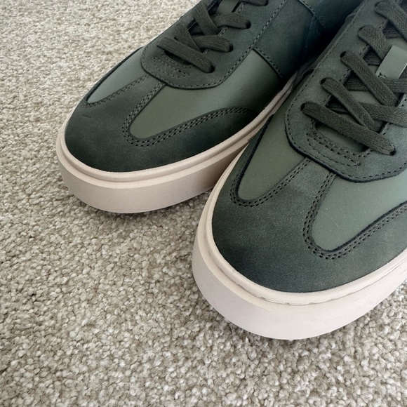 Men's Green Casual Sneakers - Picture 2 of 5